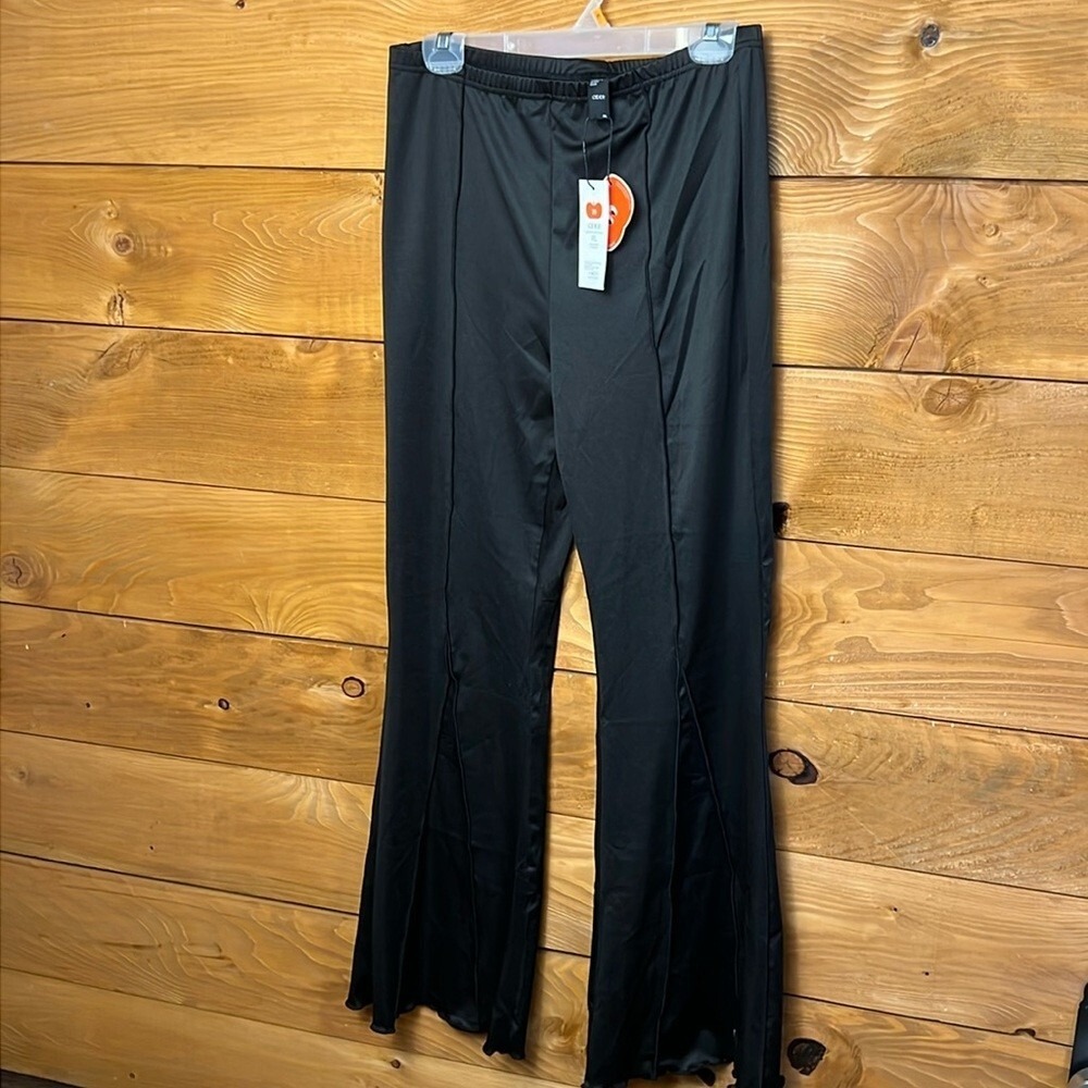 Cider Women's‎ Black Flare Pants Lettuce Hem High Waist Polyester Spandex XL